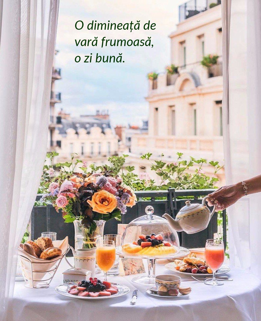 O dimineață de vară frumoasă, o zi bună.